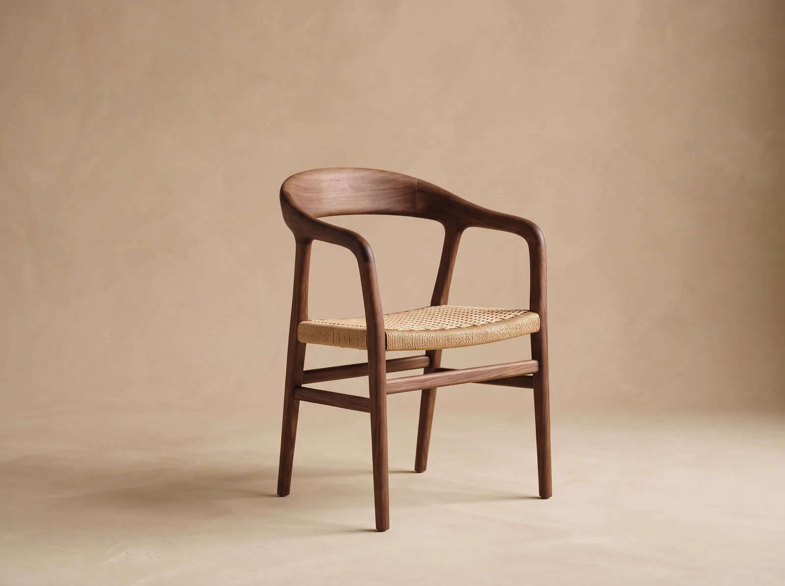 Nuez dining chair